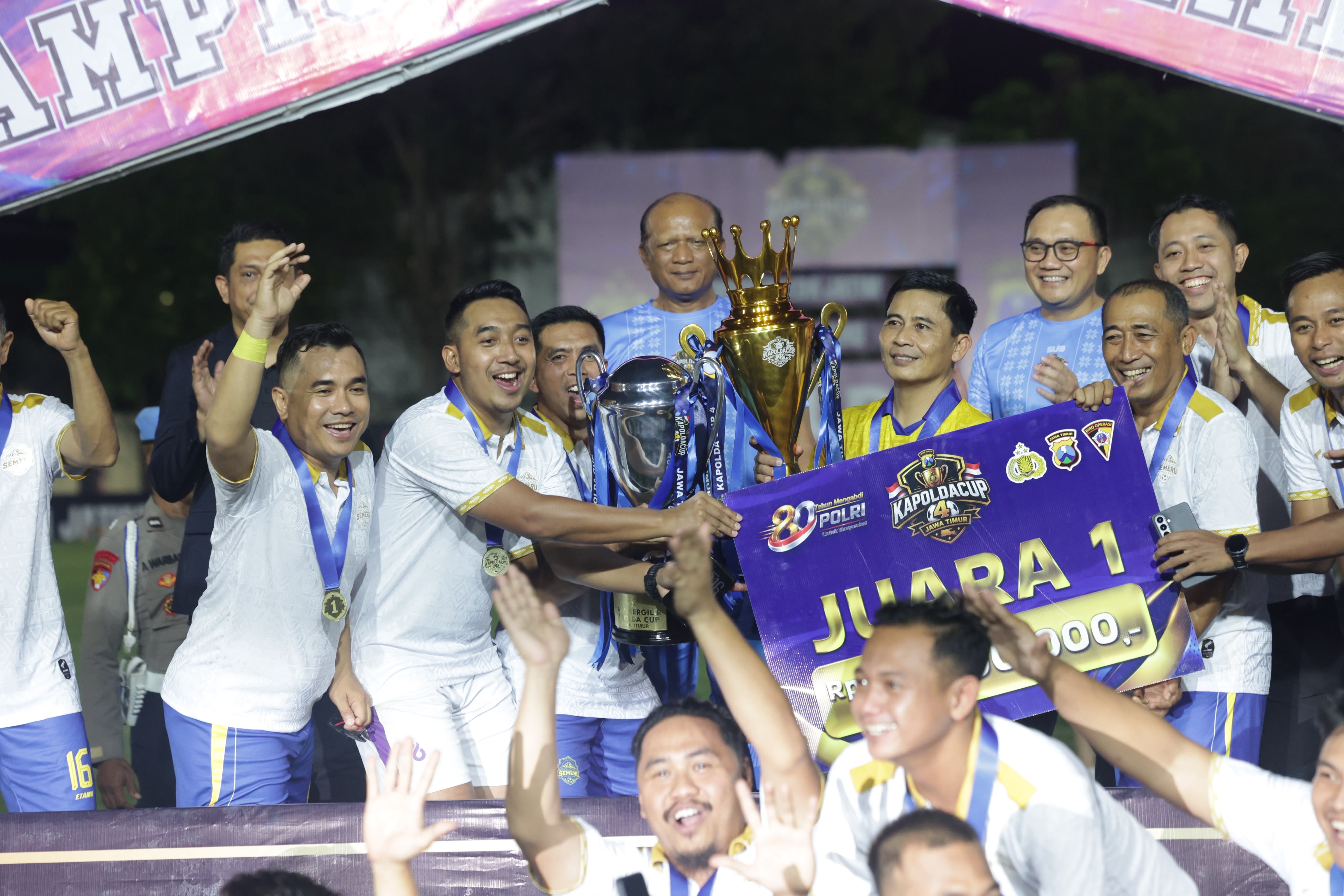 Final Kapolda Cup 4 Berlangsung Meriah, Tim Gabsat Polda Jatim Angkat Trofi Juara